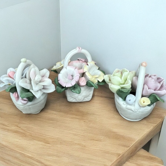 Vintage Lot‎ of 3 Ceramic Mini Flower Baskets 2" - Picture 1 of 6
